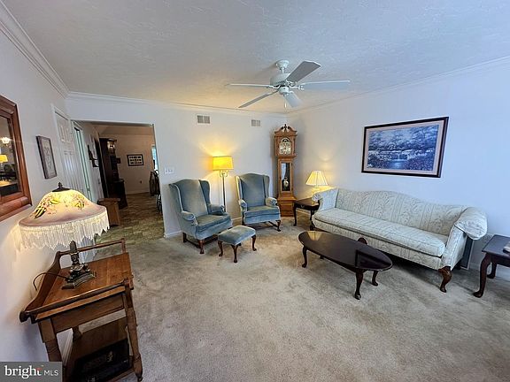 3rd image of 525 Parkview Ln #113