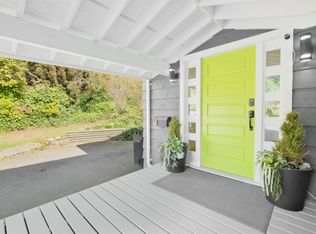 1095 Keith Rd W, North Vancouver, BC V7P3C7