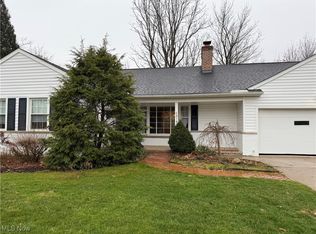 314 E Pioneer Trl, Aurora, OH 44202