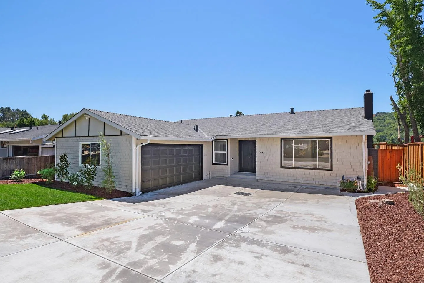 2632 Wright Ave photo 1