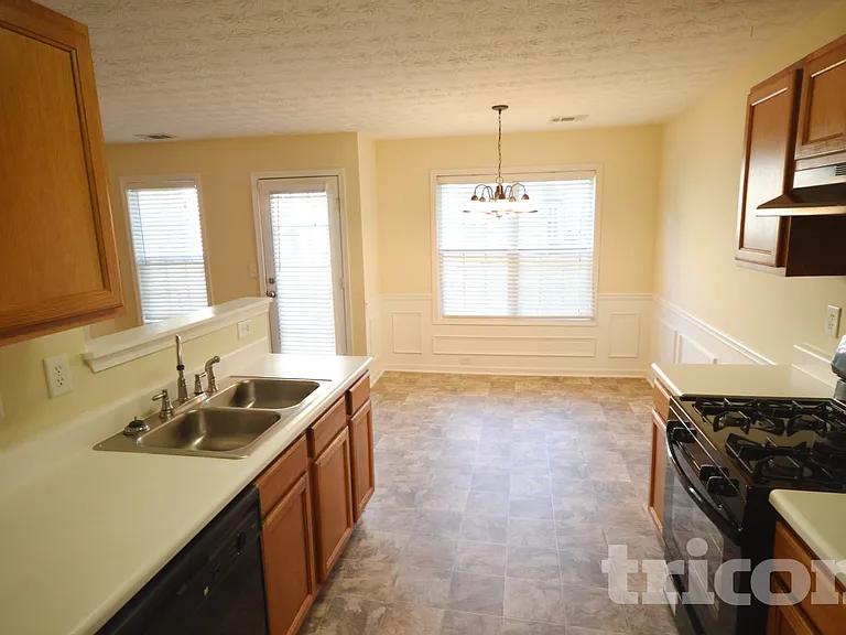 4682 Saint James Way — Photo 3