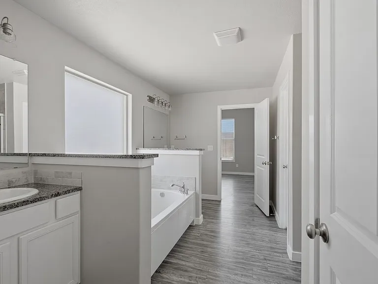 6822 Lonesome Dove Ln — Photo 17