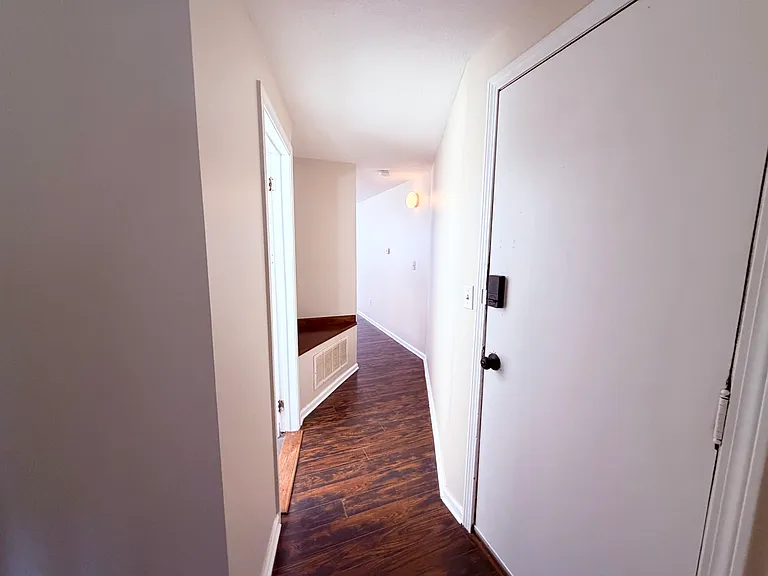 345 Park St #1 — Photo 5