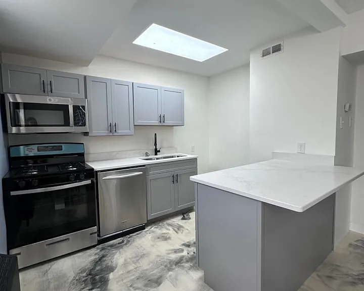 2024 Lincoln Ave #2A — Photo 2