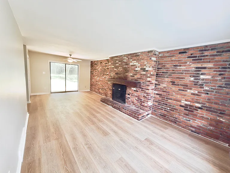 379 Dove Valley Rd — Photo 2