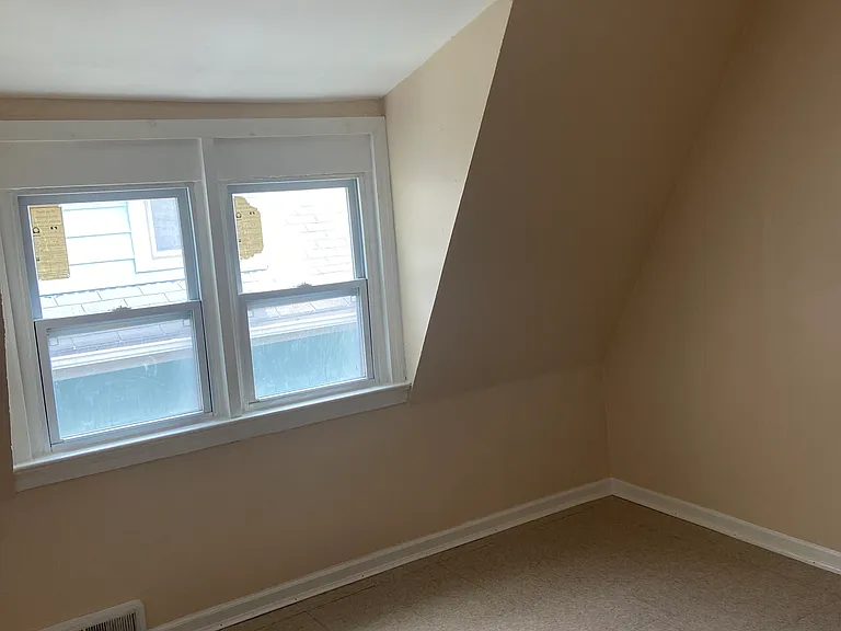 78 Lasalle Ave #2 — Photo 3