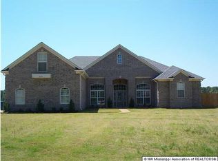 2773 Fountain Gate Dr S, Hernando, MS 38632
