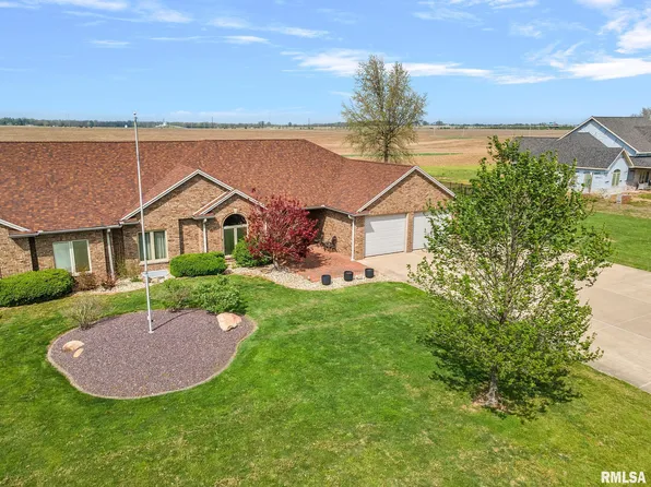 1572 Liberty Rd, Jacksonville, IL 62650