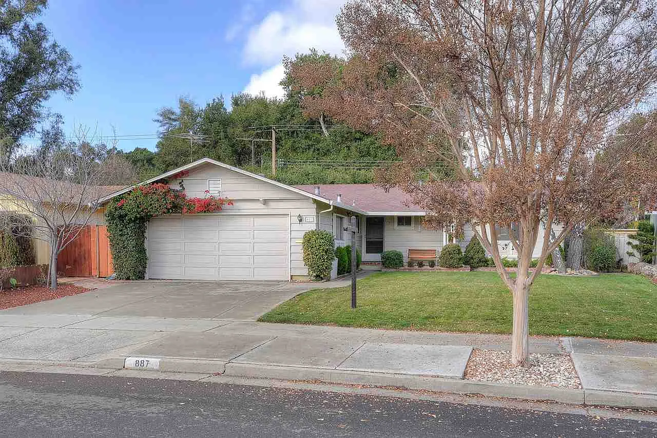 887 Alderbrook Ln photo 1