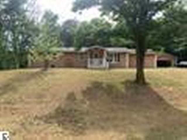 1st image of 2091 Pine Crescent Dr