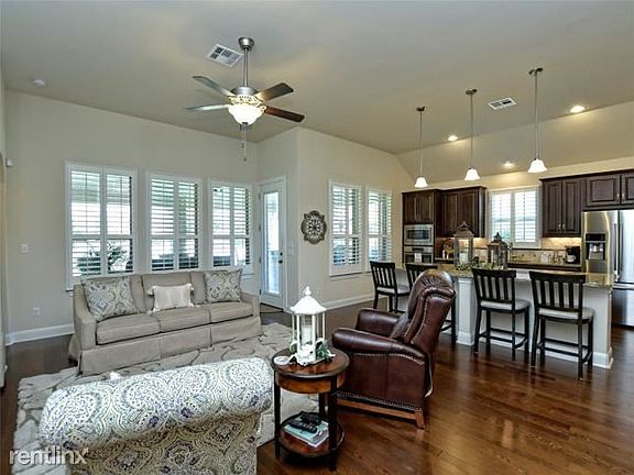 4th image of 3236R Veneto Way