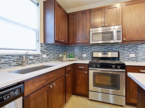 5th image of 1824 Carlson Dr