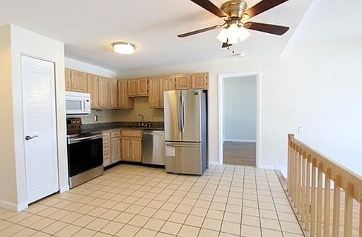 2nd image of 160 Burkhall St Unit 606