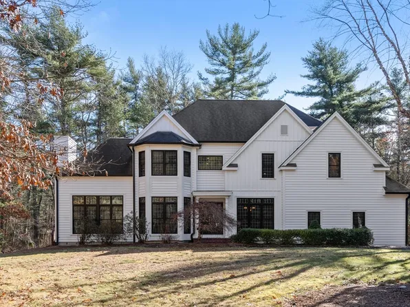 19 Whispering Pnes, Middleboro, MA 02346