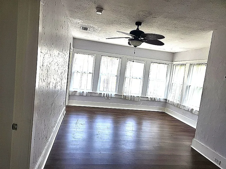 125 Palm Pl — Photo 5