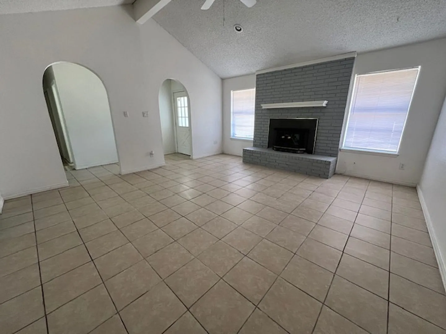 4826 Stonecrest — Photo 4