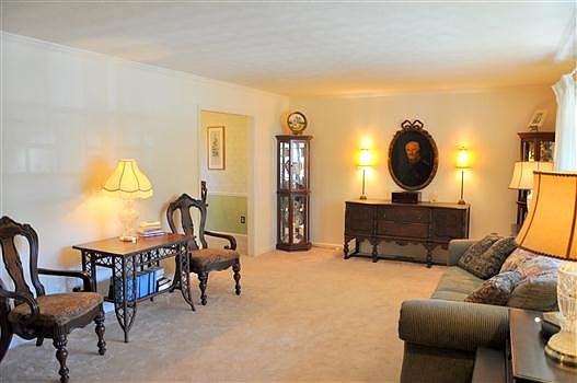 4th image of 4031 Roscrea Dr