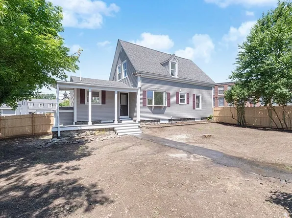 410 Whittenton St, Taunton, MA 02780