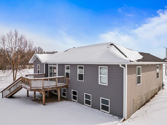 3rd image of 462 Bauer Ln