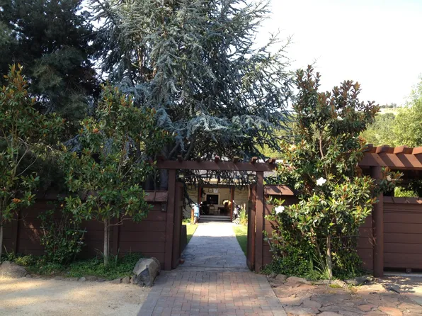 2 Legend Rd, San Anselmo, CA 94960