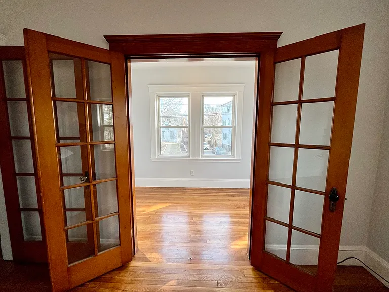 93 Pleasant St #2 — Photo 4