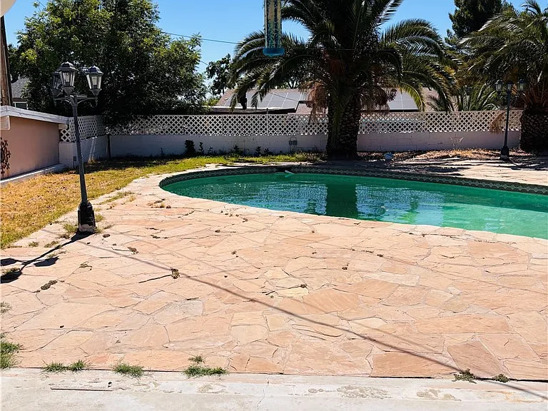 38650 Yucca Tree St — Photo 15