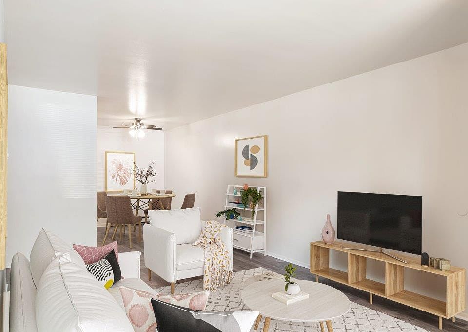 Lincoln Park Apartments and Townhomes 1342 W Wyomissing Ct West Lawn