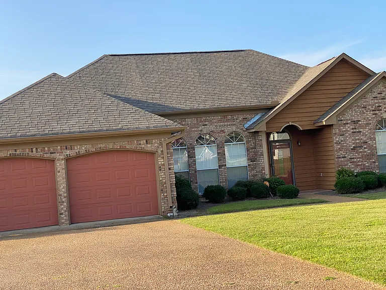 145 Linda Dr — Photo 1