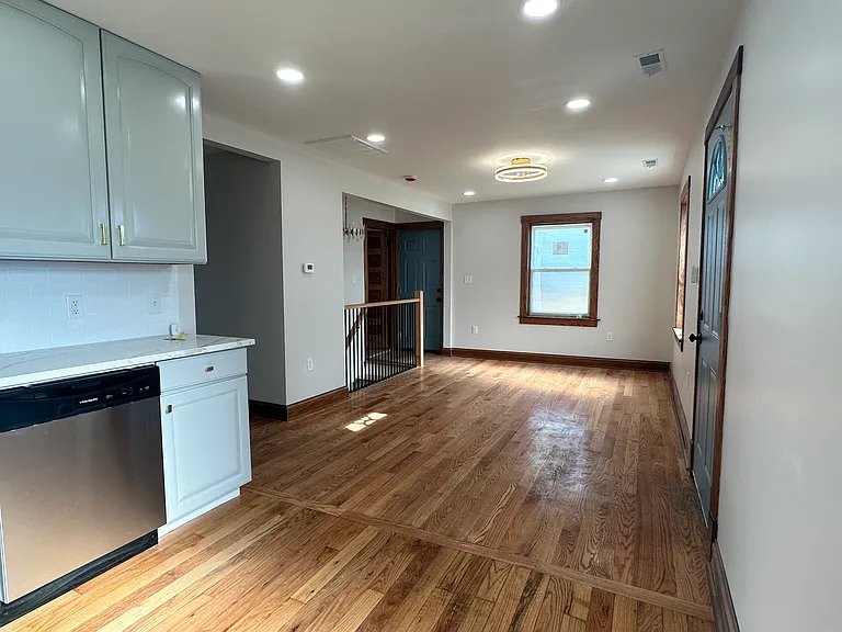 2280 Connecticut St — Photo 2