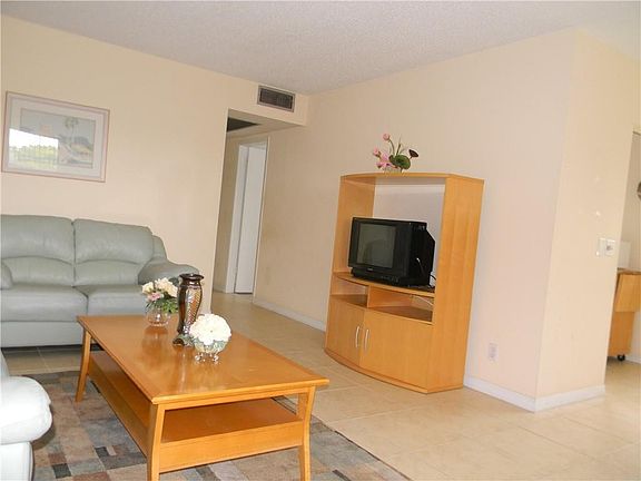 5th image of 336 Mansfield H #336