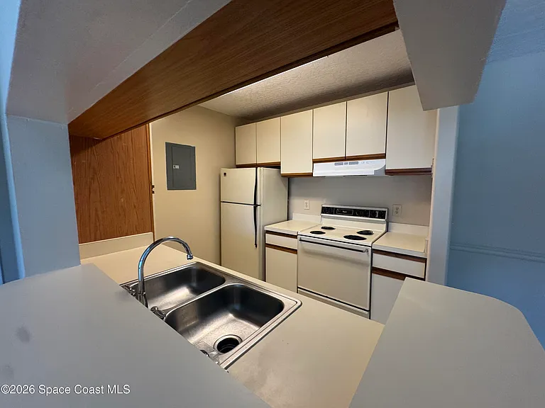 7667 N Wickham Rd #223 — Photo 7