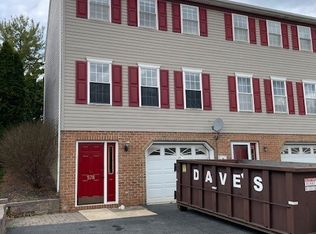 578 Cloverbrook Dr, Ephrata, PA 17522