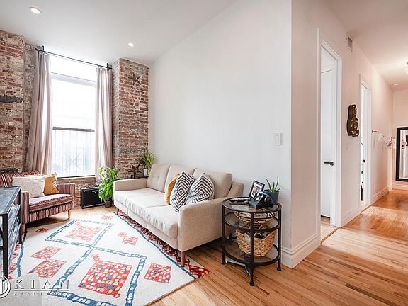 2nd image of 1 Tiffany Pl APT 1D