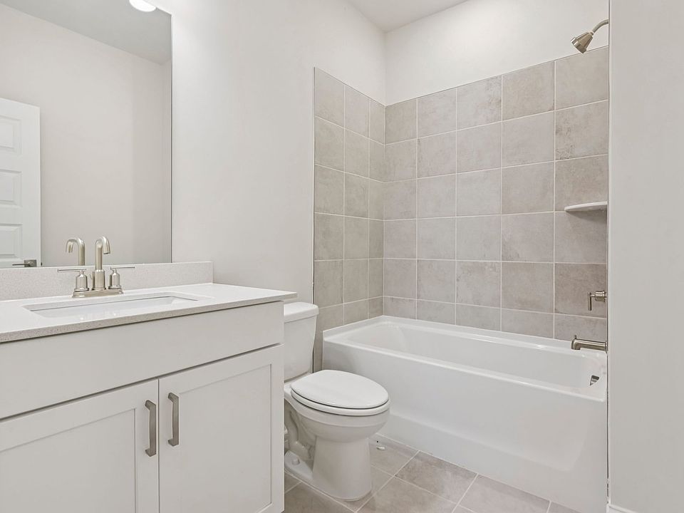 The Roswell floorplan with the Relaxed Transitional Linen interior package.