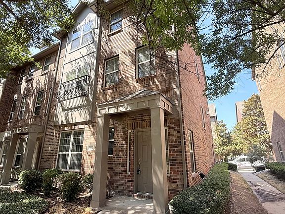 2nd image of 3912 Amberwood Dr