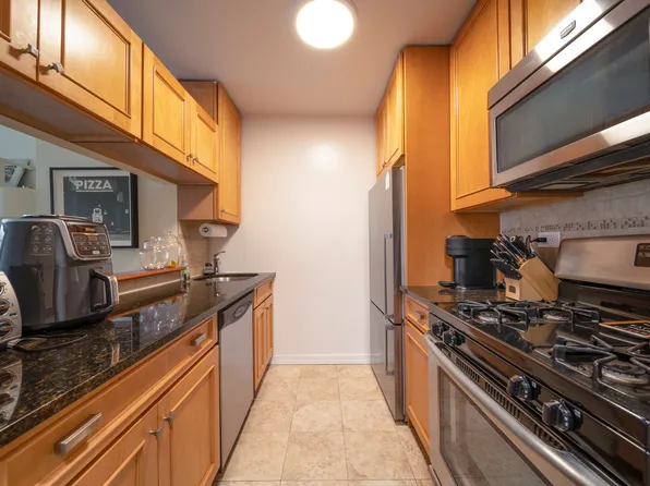 2373 Broadway image 3 of 13