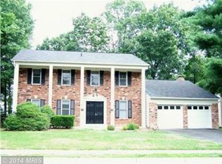 3 Butternut Way, Sterling, VA 20164