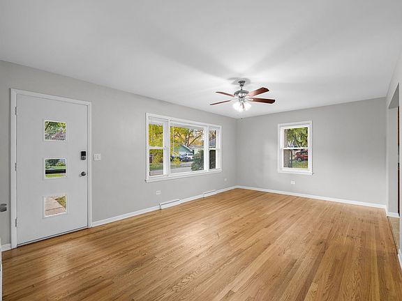 2nd image of 210 E Morse Ave