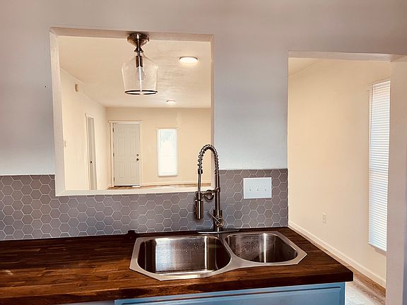 4th image of 1123 W 16th St