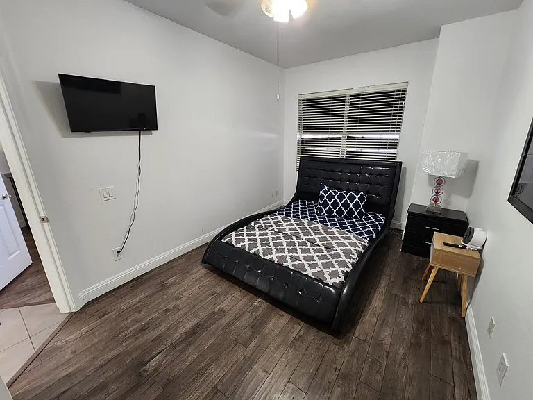 417 Obsidian St — Photo 10