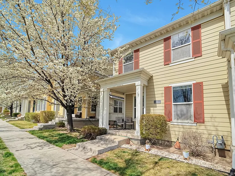4911 W Calton Ln — Photo 32