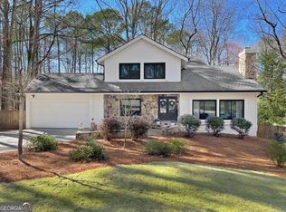 2415 Roxburgh Dr, Roswell, GA 30076