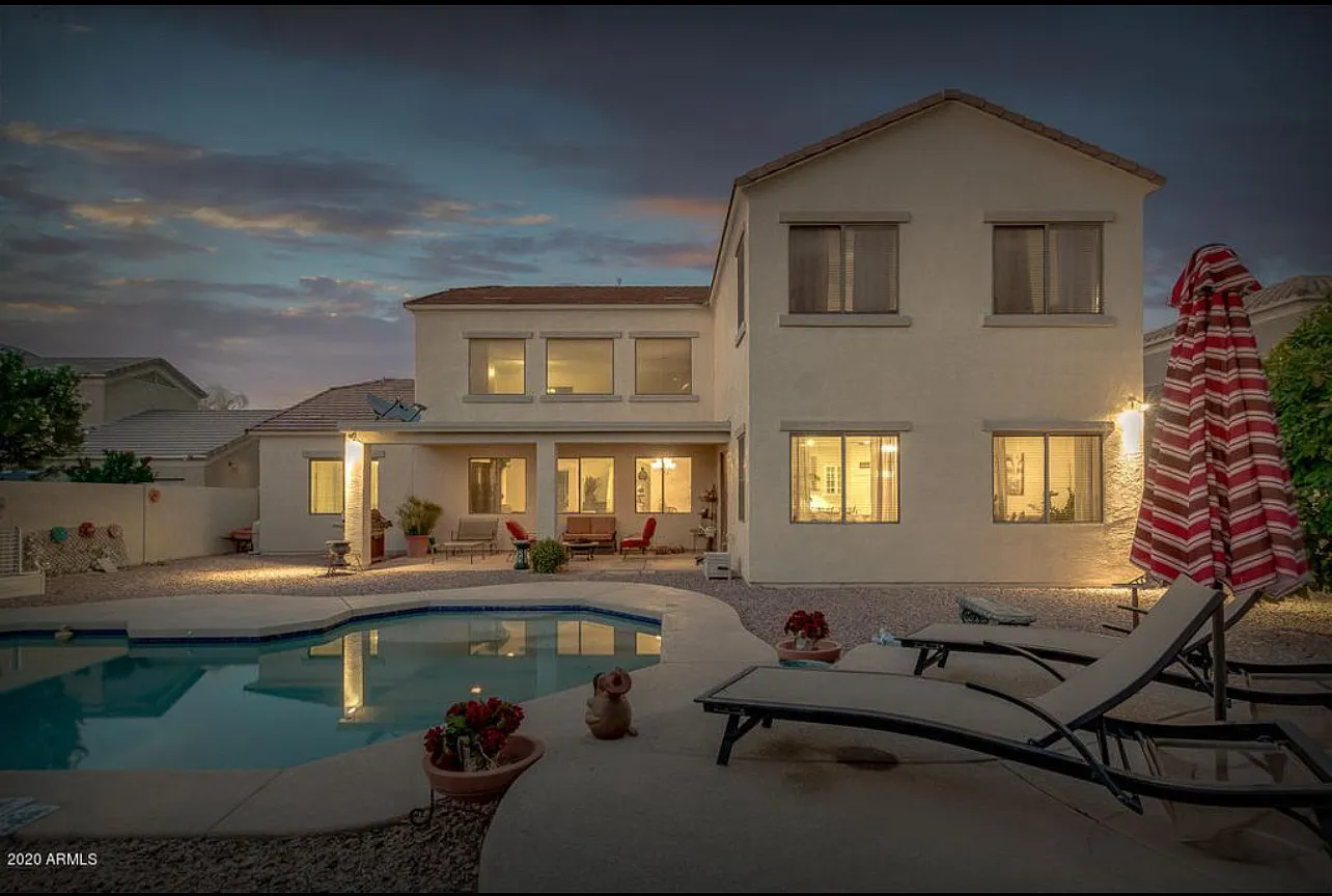 6 bed, 3.5 bath, 4106 sqft, $4,199 — Photo 4