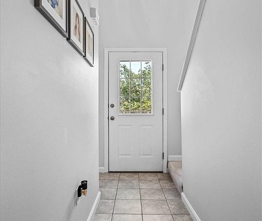 4th image of 783 Sunset Cir