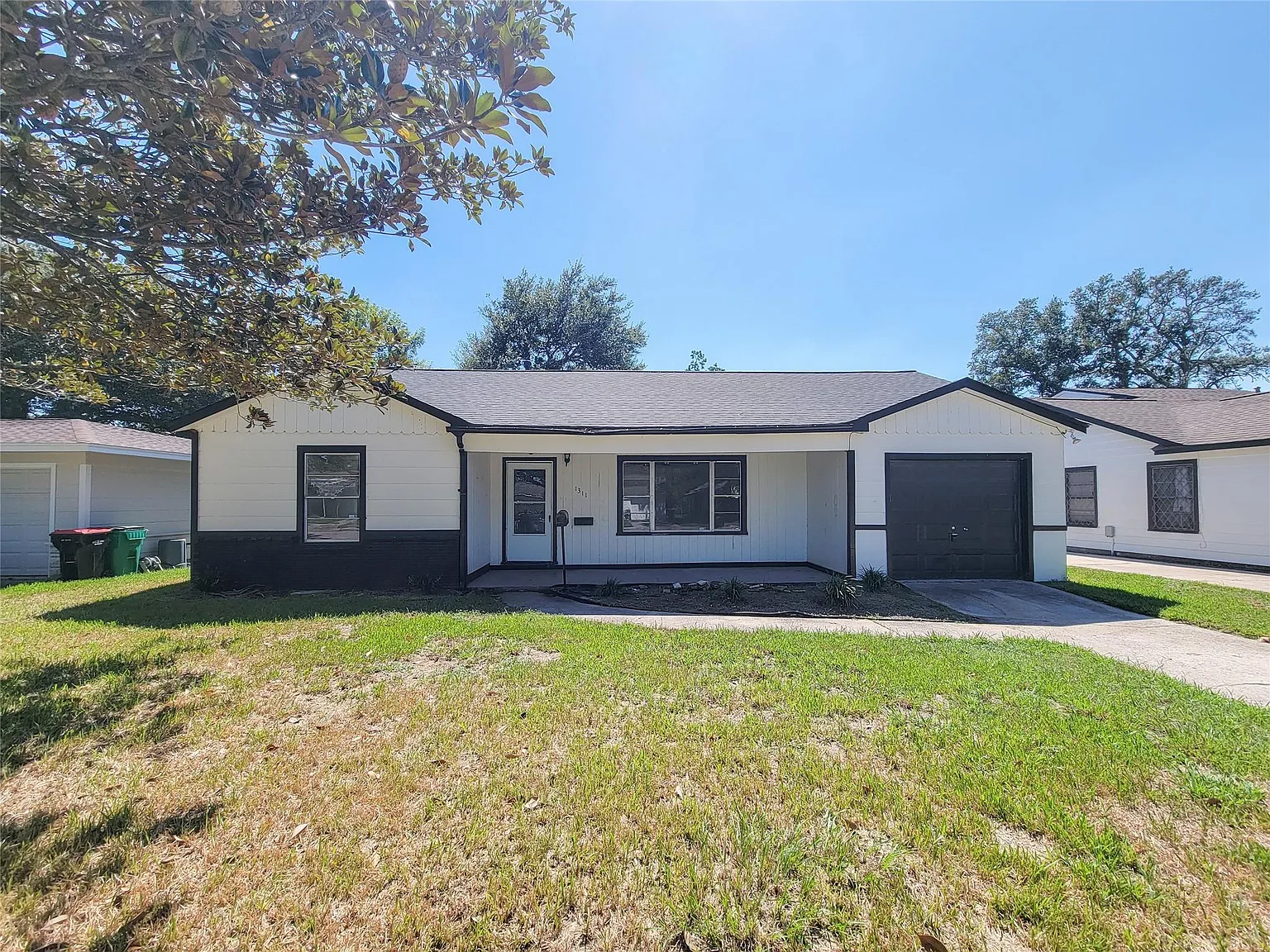 3 bed, 1.0 bath, 1659 sqft, $1,695 — Photo 2