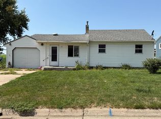 115 Albers St, Holstein, IA 51025