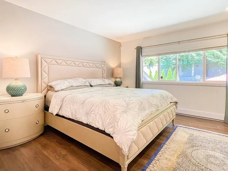 1395 Palmerston Ave #MAIN LEVEL — Photo 16