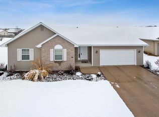 4424 Country Ln, Manitowoc, WI 54220