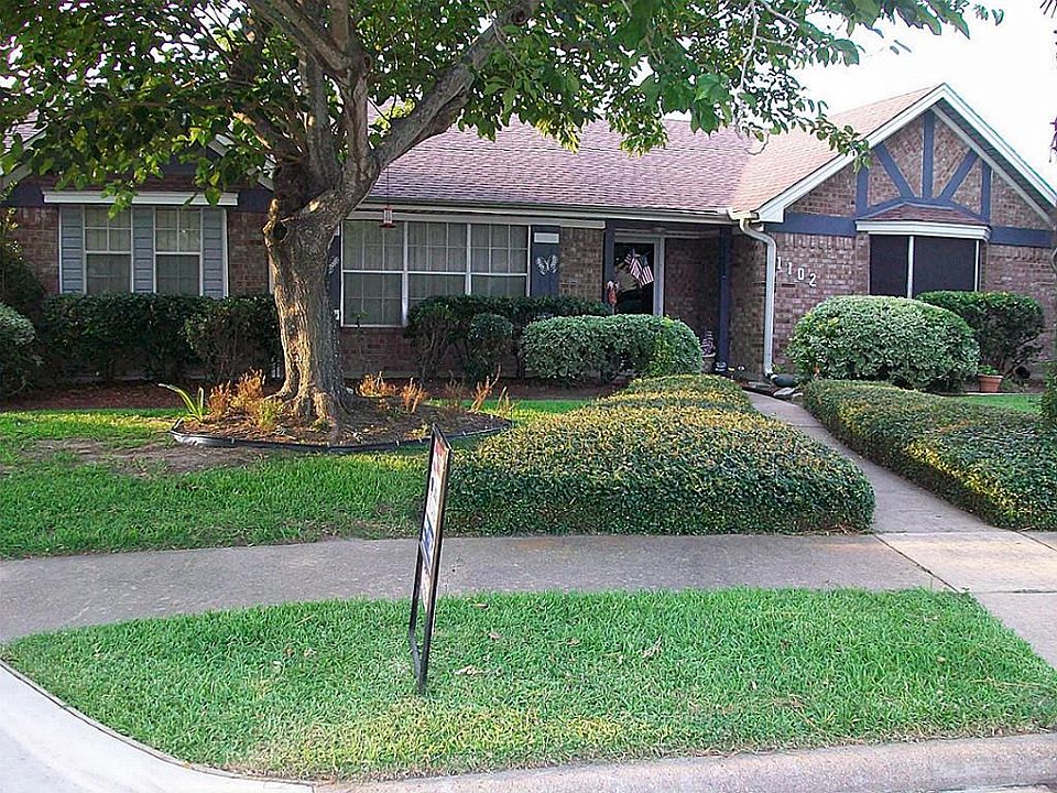 1st image of 1102 Lillie St