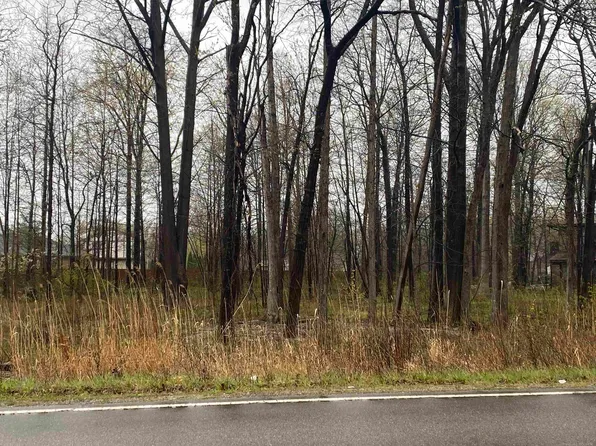 47927 Brandenburg Dr, Chesterfield, MI 48051